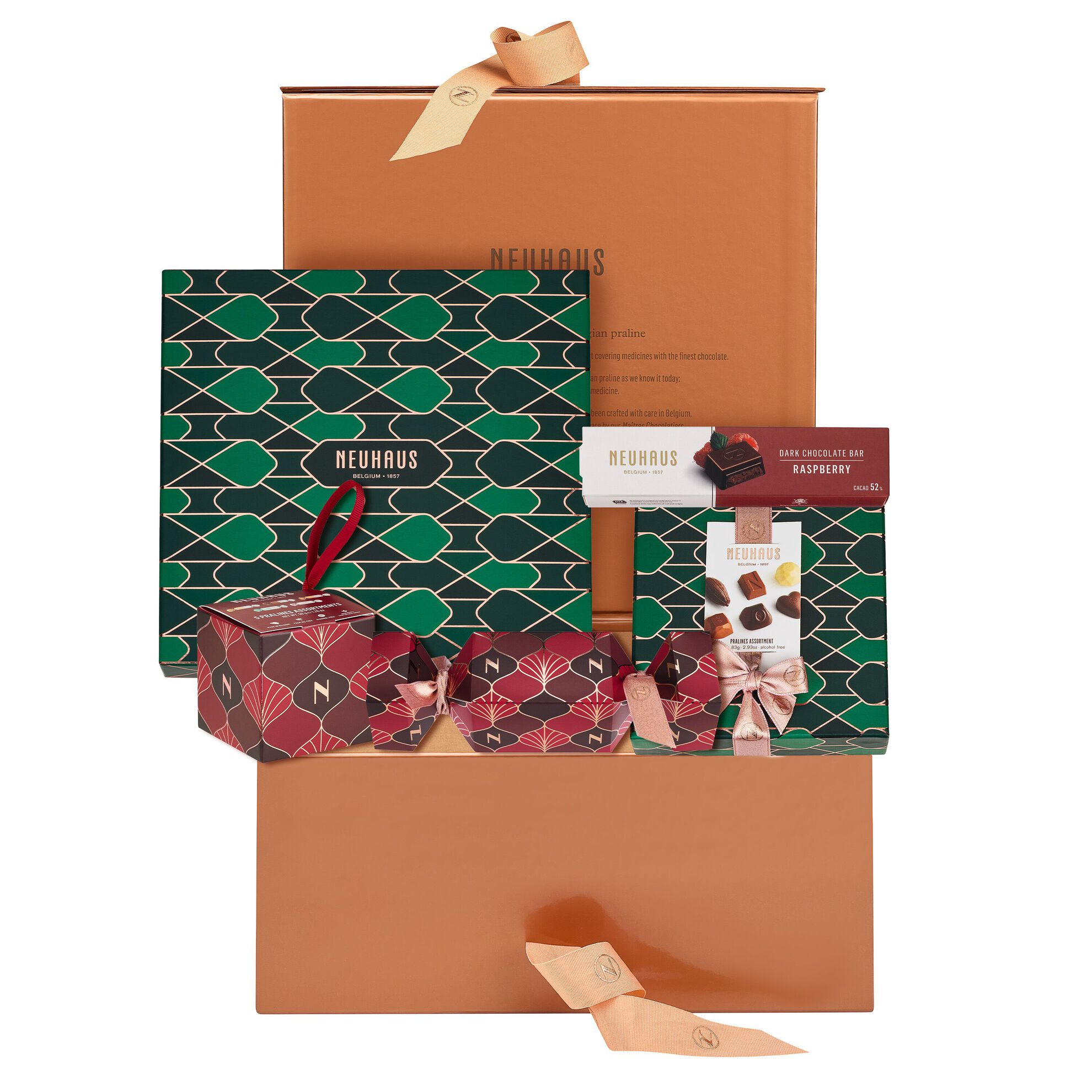Christmas Basket Medium image number 01