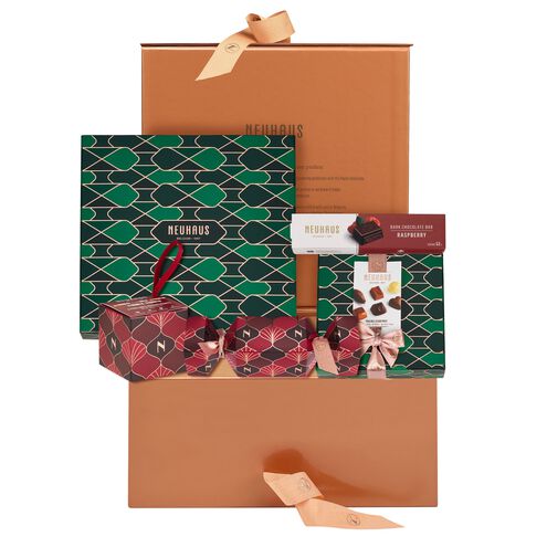 Christmas Basket Medium image number 01