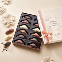 Celebration flowers Gift Box Irrésistibles