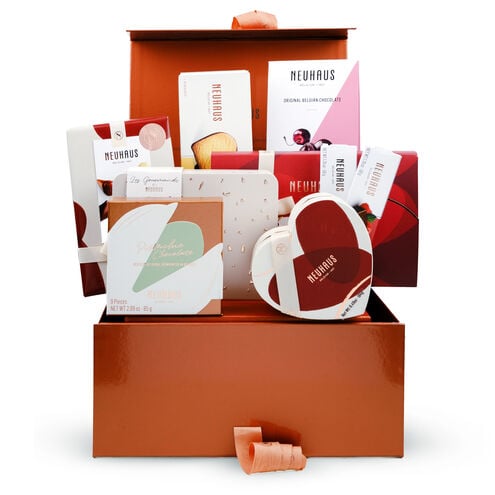 Romantic Gift Basket image number 01