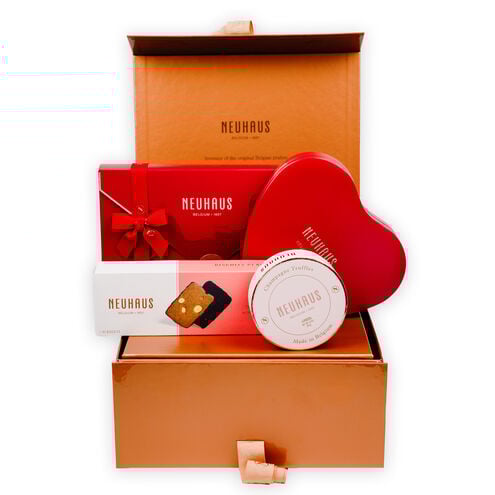 Mother's Day Gift Basket image number 01
